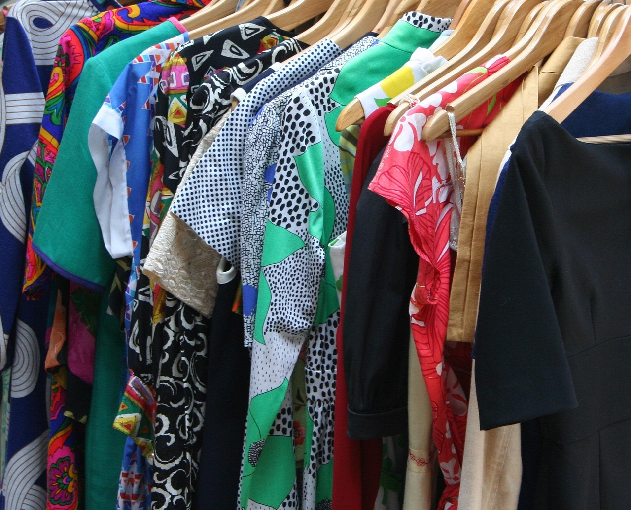 Sukienki XXL – przewodnik po fasonach i wyborze idealnej sukienki plus size